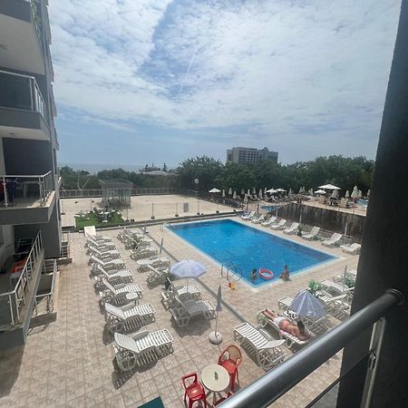 Dilov Apartments In Yalta ゴールデンサンド エクステリア 写真