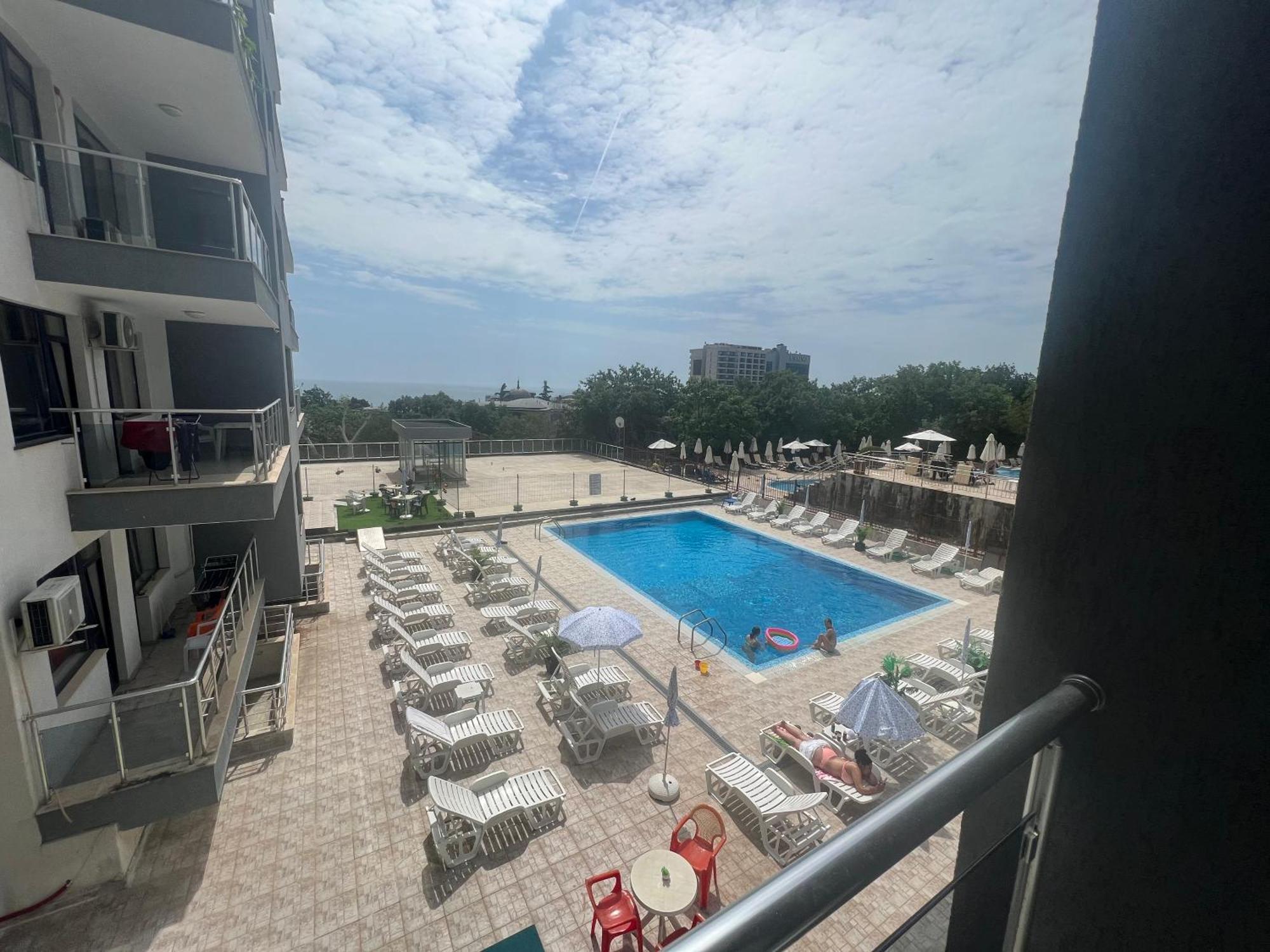 Dilov Apartments In Yalta ゴールデンサンド エクステリア 写真