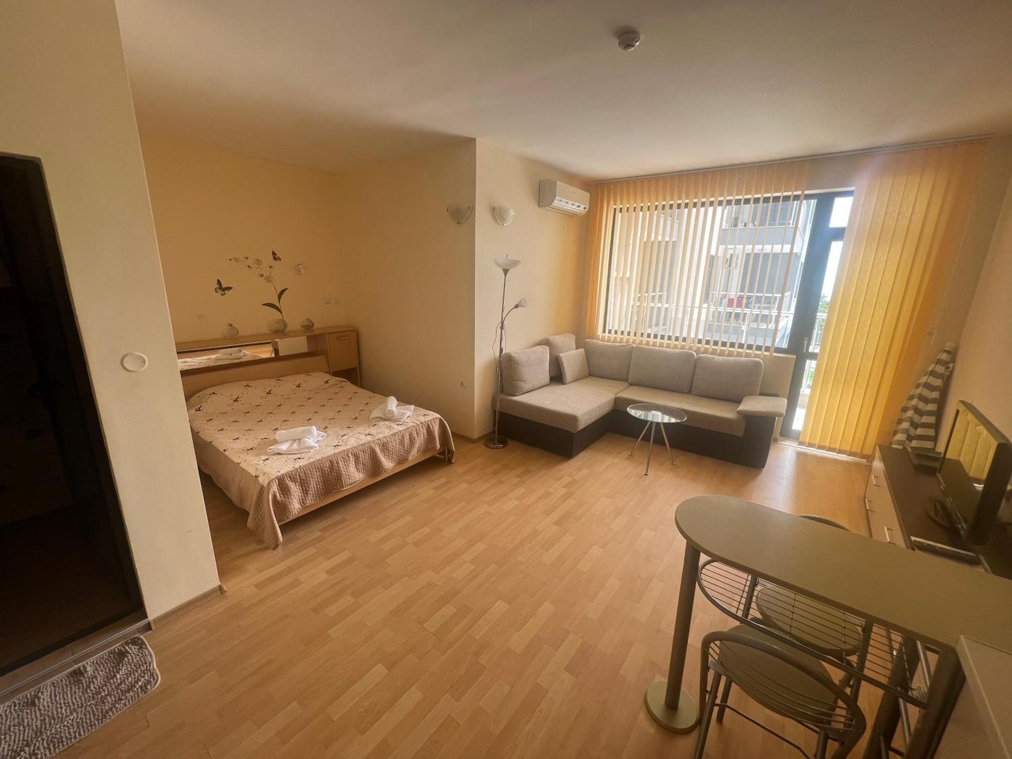 Dilov Apartments In Yalta ゴールデンサンド エクステリア 写真