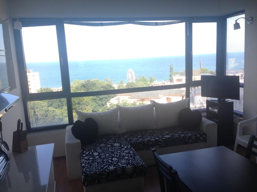 Dilov Apartments In Yalta ゴールデンサンド エクステリア 写真